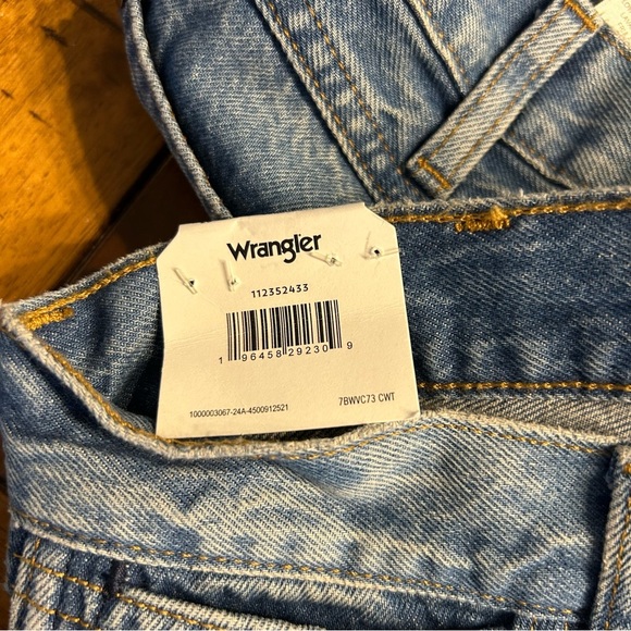 *NWT* Wrangler Sunset Mid-Rise Straight-Leg Jeans in Baby Blue, Size 29x29 - Picture 16 of 16